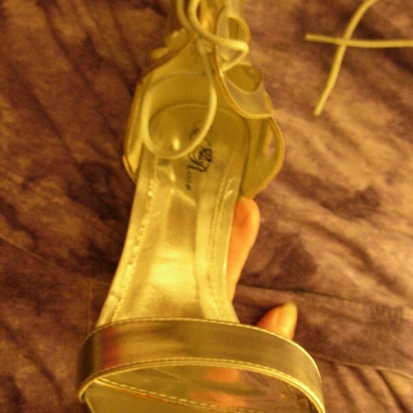 Silver vegan leather spike heel strappy caged gladiator lace up sandals 8 8 1/2 - Picture 3 of 4